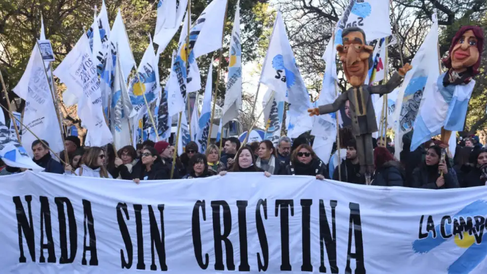 Marcha por Cristina Kirchner: el peronismo se moviliza rumbo a una Plaza de Mayo blindada