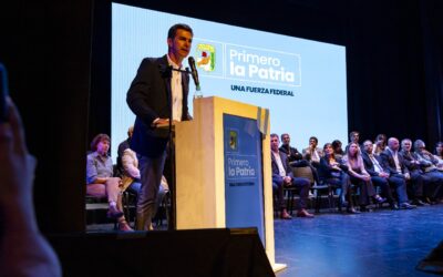 Urtubey reaparece y llena el vacío de liderazgo en medio de la crisis institucional