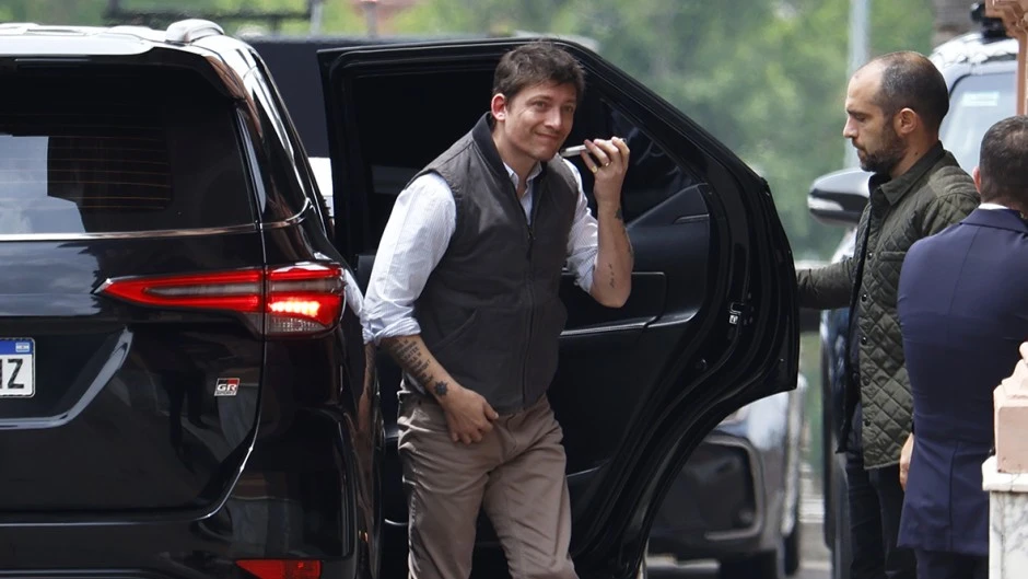 El fallo a favor de YPF fortaleció al sector de Santiago Caputo en la interna con Karina