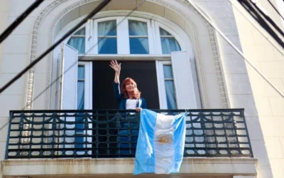 Parrilli dijo que Cristina tiene que ser candidata y tantean una fórmula con Uñac