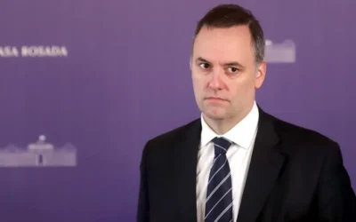 El “Efecto Adorni” y la Anatomía de una Permanencia Forzada