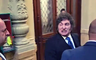 Enfurecido por las preguntas a Adorni: Milei llamó “asesinos” a los opositores y “chorros corruptos” a los periodistas