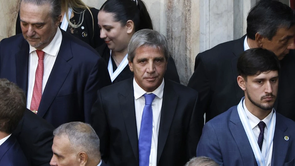 Caputo se quedó con 1.165.491 millones que por ley estaban destinados a arreglar las rutas