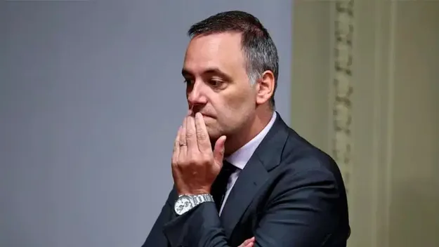 “Los últimos días de Adorni, la bronca de Luis Caputo y la interna de los Karinos”, escribe Marcelo Bonelli