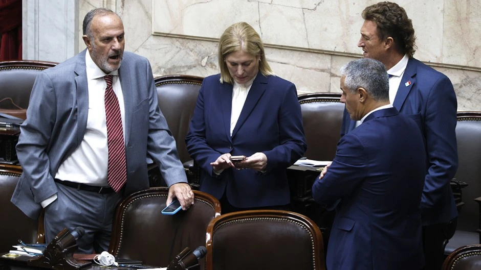 Resignación en el Congreso frente al decreto que poda gran parte del Presupuesto