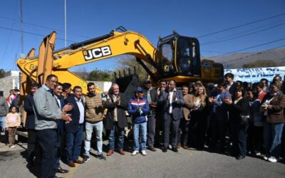Jaldo entregó maquinaria en Tafí del Valle con una inversión de más de $349 millones