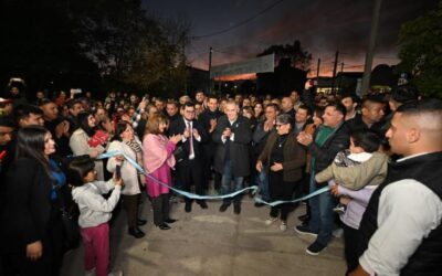 Jaldo inauguró obras de iluminación y pavimento en La Trinidad