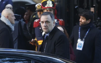 Adorni incluyó en su renuncia una larga lista de delitos que nadie le había atribuido