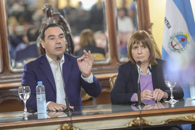 Patricia Bullrich evalúa armar un partido nacional con Valdés ante una posible ruptura con Milei